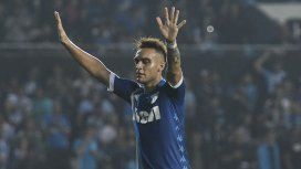 El festejo de Lautaro Martínez para el segundo gol de Racing ante Arsenal El festejo de Lautaro Martínez para el segundo gol de Racing ante Arsenal