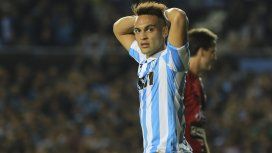 Lautaro Martínez se lamenta en una de las posibilidades que su equipo desperdició Lautaro Martínez se lamenta en una de las posibilidades que su equipo desperdició