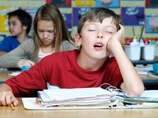 Está comprobado que a los adolescentes les cuesta madrugar Está comprobado que a los adolescentes les cuesta madrugar