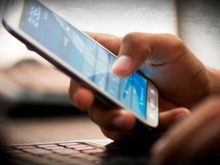 bolsillos cada vez mas flacos: los abonos de celulares aumentan por tercera vez en el ano bolsillos cada vez mas flacos: los abonos de celulares aumentan por tercera vez en el ano