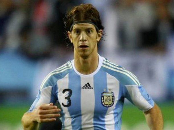 Debutó en la Selección en 2009 frente a España.<br>