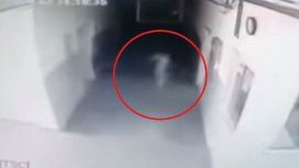 Serbia: cámaras de seguridad grabaron a un fantasma en una comisaría Serbia: cámaras de seguridad grabaron a un fantasma en una comisaría