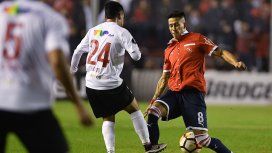 Maxi Meza encara en el que pudo ser su último partido en Independiente Maxi Meza encara en el que pudo ser su último partido en Independiente