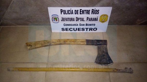 Atacó a la Policía con un hacha y un caño - Crédito: Policía de Entre Ríos