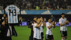Chiqui Tapia exhibe la camiseta que recibió Javier Mascherano Chiqui Tapia exhibe la camiseta que recibió Javier Mascherano