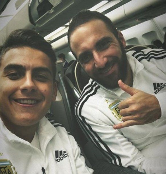 Paulo Dybala y Gonzalo Higuaín, de la Juventus heptacampeona a Rusia<br>