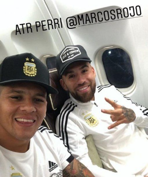 Marcos Rojo y Nico Otamendi, rivales en Manchester y amigos en la Selección<br>