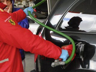 Dieron marcha atrás al acuerdo y los combustibles aumentarán Dieron marcha atrás al acuerdo y los combustibles aumentarán