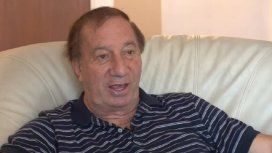 Carlos Bilardo salió de terapia pero tiene una dilatación cerebral Carlos Bilardo salió de terapia pero tiene una dilatación cerebral