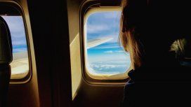 Laura busca a su compañero de viaje Laura busca a su compañero de viaje