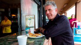 Calor, melancolía y terapia: el día que Anthony Bourdain estuvo en Buenos Aires Calor, melancolía y terapia: el día que Anthony Bourdain estuvo en Buenos Aires