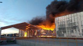 Así fue el incendio en el depósito de una cervecería en Zárate Así fue el incendio en el depósito de una cervecería en Zárate