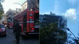 Incendio en un edificio de Parque Centenario deja 7 heridos Incendio en un edificio de Parque Centenario deja 7 heridos