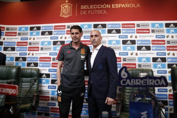 Luis Rubiales, presidente de la RFEF y Fernando Hierro. 