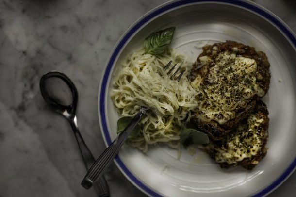 <p>Milanesitas a la napolitana con spaghetti para los más chicos</p>
