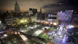 Durante toda la madrugada realizaron una vigilia en la Plaza del Congreso Durante toda la madrugada realizaron una vigilia en la Plaza del Congreso