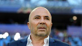 Sampaoli quiere seguir y en AFA no quieren pagar una fortuna. Sampaoli quiere seguir y en AFA no quieren pagar una fortuna.