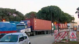 Camioneros autoconvocados cortan el tránsito en Lugones y Dorrego Camioneros autoconvocados cortan el tránsito en Lugones y Dorrego
