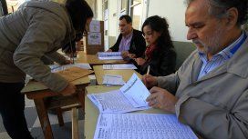 Ordenan investigar si Cambiemos puso a beneficiarios de planes sociales como aportantes de campaña Ordenan investigar si Cambiemos puso a beneficiarios de planes sociales como aportantes de campaña