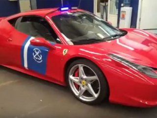 la prefectura naval incorporo a una ferrari a su flota de patrulleros la prefectura naval incorporo a una ferrari a su flota de patrulleros