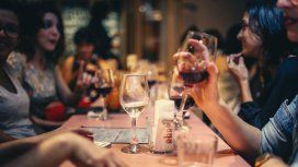 Los argentinos eligen comer afuera como una oportunidad para encontrarse con sus seres queridos Los argentinos eligen comer afuera como una oportunidad para encontrarse con sus seres queridos