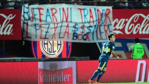 Una dura bandera contra Buffarini de la hinchada de San Lorenzo<br>
