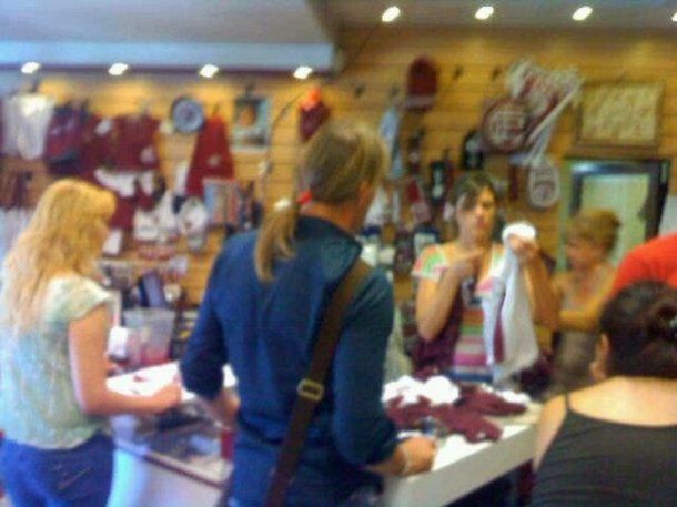 Por esta foto viral, Carboni se tuvo que ir de Banfield<br>