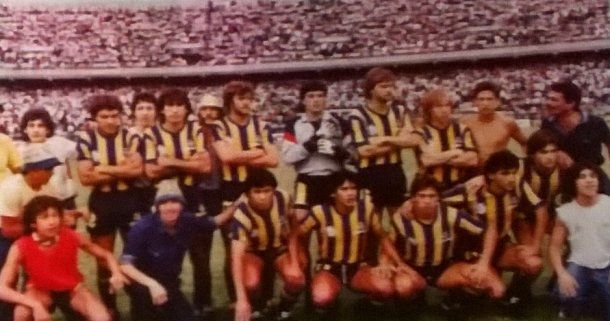 Juan Carlos Delménico atajando en Rosario Central<br>