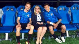 Iva Olivari junto a dos jugadores de la Selección Iva Olivari junto a dos jugadores de la Selección