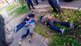 Los tres delincuentes fueron detenidos en el momento Los tres delincuentes fueron detenidos en el momento