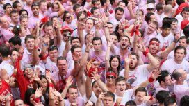 Vestidas como siempre: así participaron las mujeres de San Fermín tras el abuso de La manada Vestidas como siempre: así participaron las mujeres de San Fermín tras el abuso de La manada