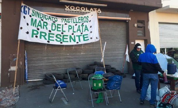 Trabajadores de La Boston protestan contra los despidos - Crédito: 0223