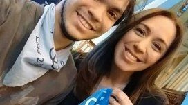 Vidal ratificó su postura en contra del aborto y se sacó una foto con el pañuelo provida Vidal ratificó su postura en contra del aborto y se sacó una foto con el pañuelo provida
