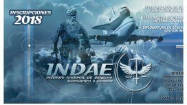 Página de la Fuerza Aérea y afiche de Call of Duty Página de la Fuerza Aérea y afiche de Call of Duty