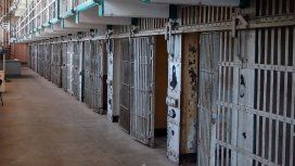 Un preso por violencia de género defecó en su calabozo y se comió su propio excremento Un preso por violencia de género defecó en su calabozo y se comió su propio excremento