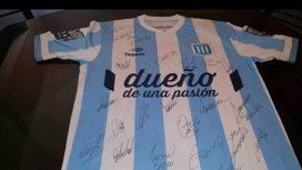 El robo más bajo: se llevaron una camiseta de Racing del nicho de un hincha fallecido El robo más bajo: se llevaron una camiseta de Racing del nicho de un hincha fallecido
