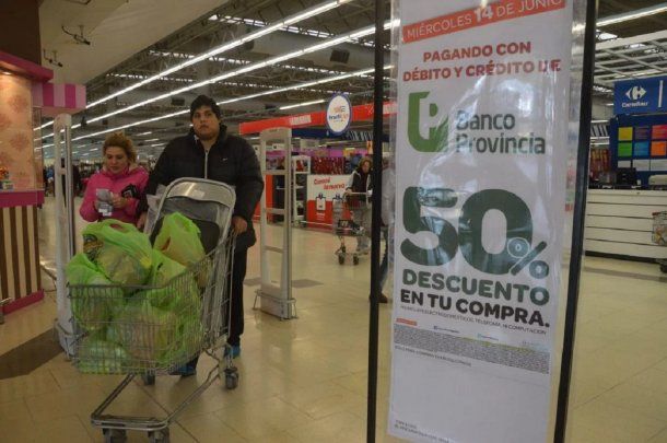 Con la medida buscan reactivar el consumo que viene en picadaProm<br>