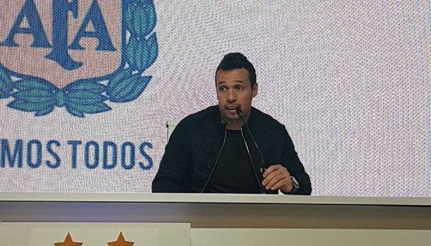 Matías Lucuix es el DT de la Selección de futsal