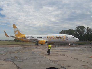 aterrizajes forzosos, cancelaciones y demoras: asi fueron los primeros seis meses de flybondi aterrizajes forzosos, cancelaciones y demoras: asi fueron los primeros seis meses de flybondi