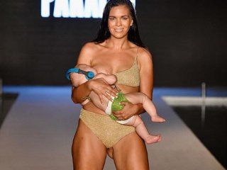 estados unidos: una modelo desfilo dandole el pecho a su hija y caso revuelo en las redes sociales estados unidos: una modelo desfilo dandole el pecho a su hija y caso revuelo en las redes sociales