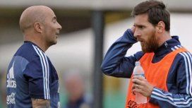 Jorge Sampaoli y Lionel Messi Jorge Sampaoli y Lionel Messi