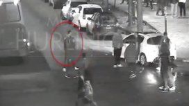 VIDEO: Se peleó a la salida del boliche y lo mataron de una puñalada VIDEO: Se peleó a la salida del boliche y lo mataron de una puñalada