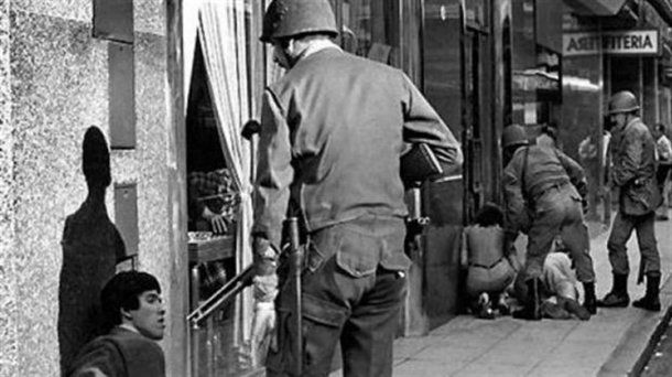 En la dictadura, las Fuerzas Armadas actuaban en las calles<br>