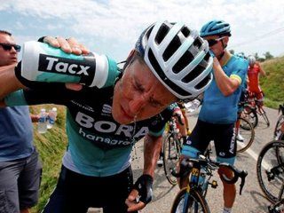 ¿esto es boca? el tour de france, conmocionado por un ataque con gas pimienta ¿esto es boca? el tour de france, conmocionado por un ataque con gas pimienta