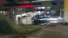 El auto cayó desde General Paz a Avenida Libertador El auto cayó desde General Paz a Avenida Libertador
