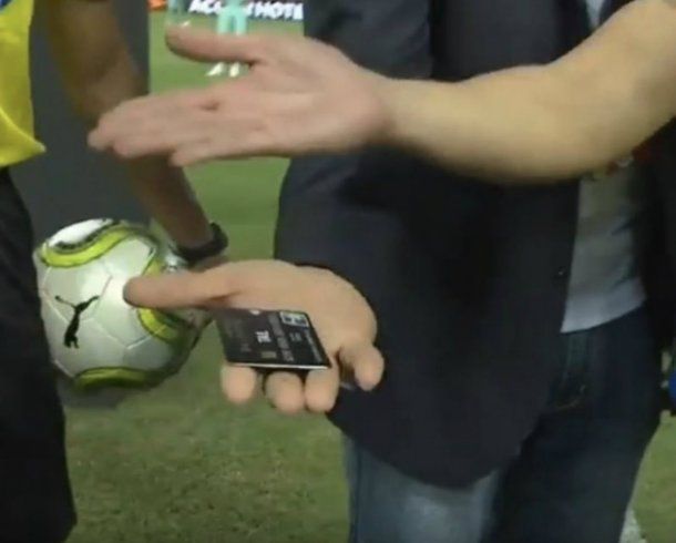 Modernos hasta para elegir el arco