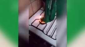 Le quemó el pañuelo por la legalización del aborto a la hija Le quemó el pañuelo por la legalización del aborto a la hija