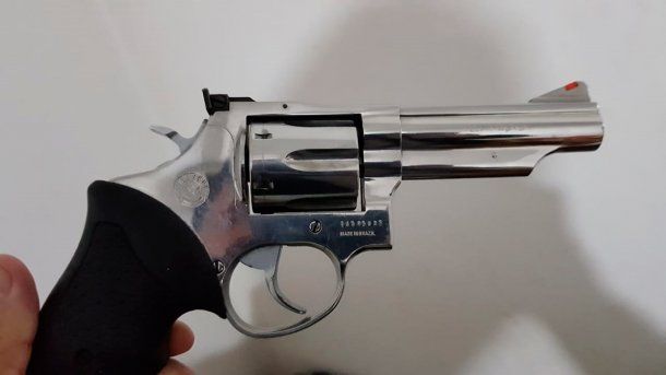 Esta es una de las armas secuestradas