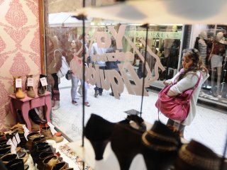 a pesar de las ofertas y liquidaciones, julio sufrio una fuerte baja en la venta de minoristas a pesar de las ofertas y liquidaciones, julio sufrio una fuerte baja en la venta de minoristas