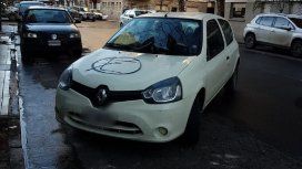Le pintaron el auto por tapar un garage Le pintaron el auto por tapar un garage